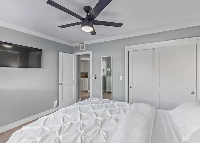 *4 Min 2 Nightlife*huge Pool*spa*golf*bbq *